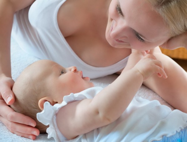 Ученые считают что женщинам нужно рожать детей в позднем возрасте