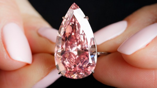 В Женеве продан очень редкий розовый бриллиант за $31,5 млн