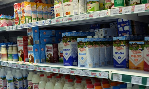 Заявления о гипсе в молоке возмутили молочников