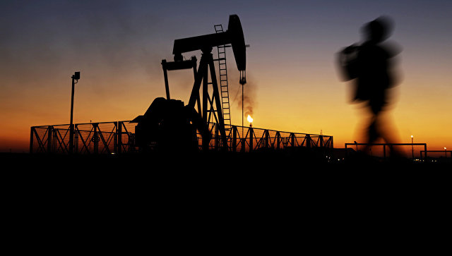 Мировые цены на нефть в среду утром снижаются на фоне данных API