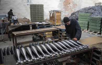 «Загоняют под землю»: Стало известно, почему на Украине до сих пор работает военное производство