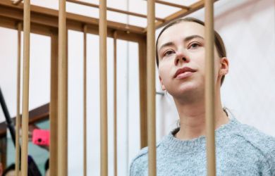 От признания вины до домашнего ареста: как блогер Митрошина получила 127 млн и стала фигурантом уголовного дела