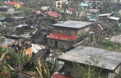 Супертайфун на Филиппинах, а русские туристы спрашивают: «А аттракционы работают?»