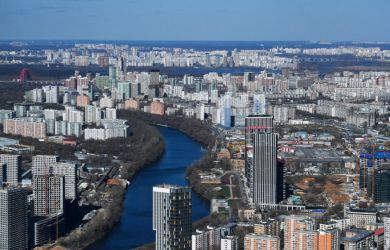 «Как люди с з/п в 65 тысяч осилят платеж в 90 тысяч? Никак»: ЛДПР предлагает расширить семейную ипотеку на вторичку