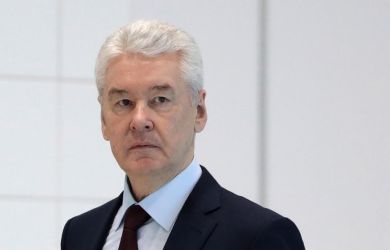 «Возьмите метлу и пойдите во двор» — Собянин высмеял панику москвичей из-за мигрантов