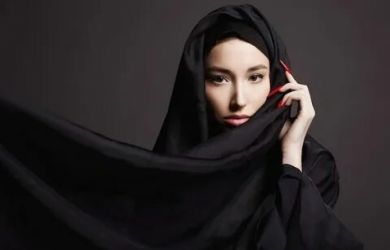 «Это национал-куколдизм. Президент призвал всех женщин одеть хиджаб в рамках борьбы с исламофобией»: Медведев