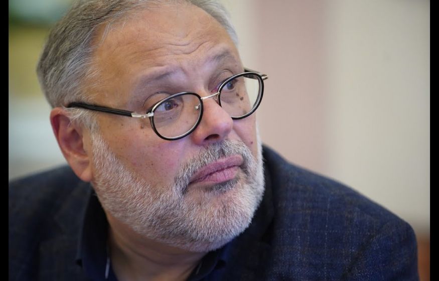 Хазин жёстко разоблачил чиновника: «Врёт и не краснеет»