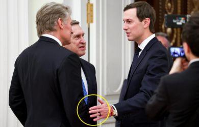 Американцы явились на переговоры к Путину в «шпионских» кольцах: что делегация Трампа передала за океан?