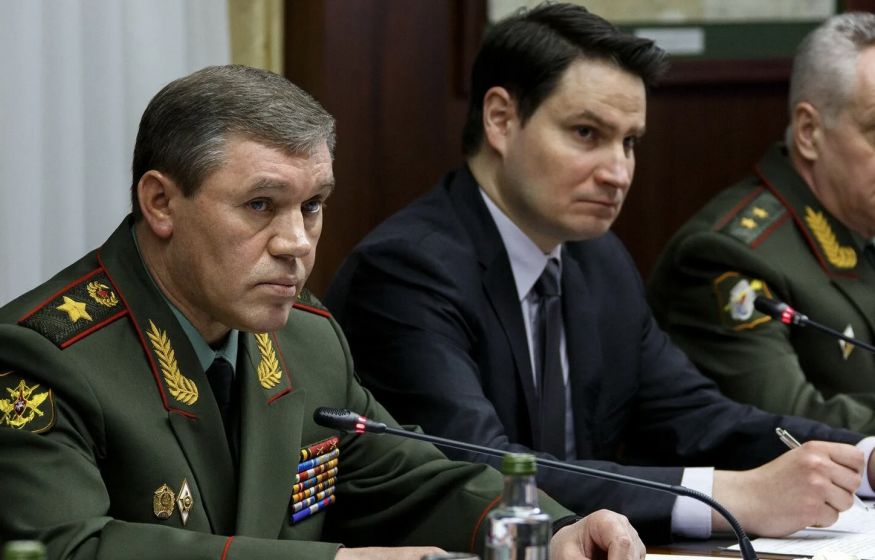 Генералы без брони и губернаторы с кортежами: кто платит за безопасность в тылу