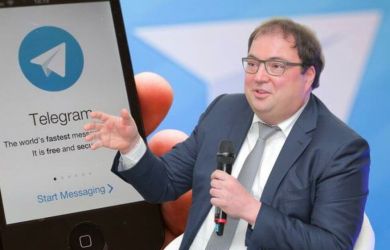 «Министр цифры из ЮКОСа хочет заблокировать Telegram»: Шадаев учит патриотов — сам не вылезает из чата