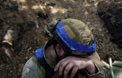 Назревает бунт: Президент грозит отправить несогласных чиновников на фронт