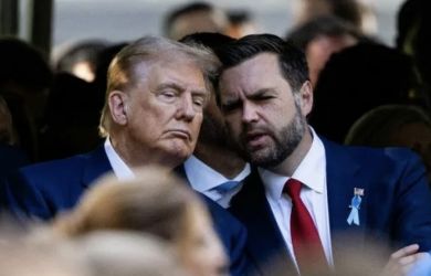 Спасительная командировка от Трампа: Вэнсу прочат Россию вслед за опальным Карлсоном