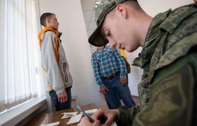 Минобороны ищет психов? Новый приказ отсеивает тех, кто отказывается от каски и мечтает о геройской смерти