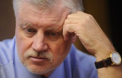 ЦБ душит экономику: рубль покупают за один, а продают за два — это грабёж? Мнение эксперта