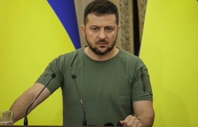 «Наркоман и узурпатор»: военкор уничтожил Зеленского. Фронтовики в шоке. Пенсионерам дадут миллиарды: главное к 21:00