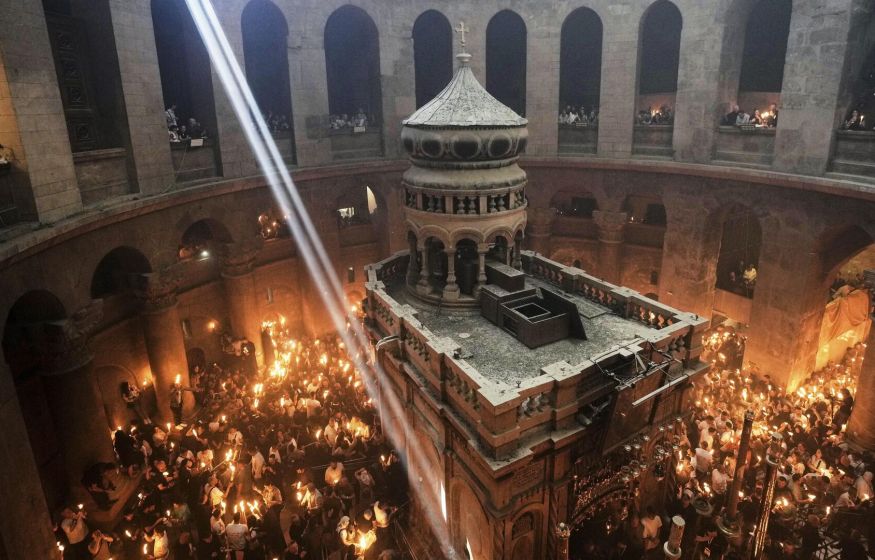 Чудо свершилось. Благодатный Огонь сошёл в Иерусалиме на радость всем верующим