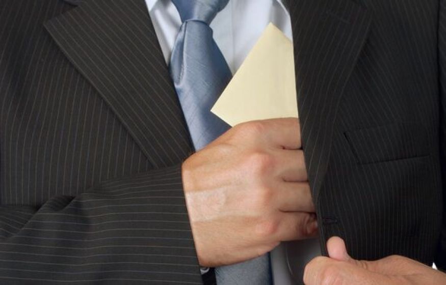 «Даже у Путина зарплата меньше. Пора их раскулачить»: Чиновники с раздутыми зарплатами сокращают бюджетников