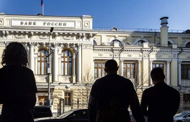 «Душит экономику ради кучки миллиардеров!»: Центробанку бросили вызов