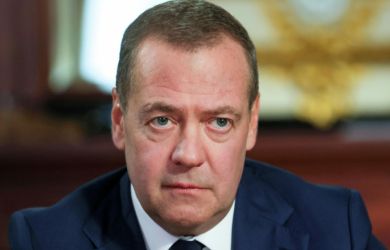 «Судьба Троцкого ждет тебя. Он закончил весьма трагично»: Медведев бросил вызов Пашиняну