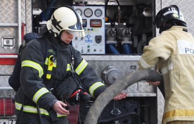 Пожарные уходят в автослесари, а в МЧС зовут срочников: глава МЧС Куренков признал нищету, а депутаты штампуют закон