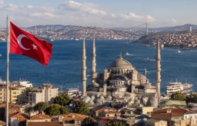 От США убегает ключевой союзник по НАТО. В Турции предложили создать союз с Россией, Китаем и Ираном. Главное в 21:00