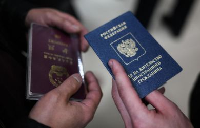 Госдума приняла закон: иностранцам с любой судимостью закроют путь к гражданству и ВНЖ