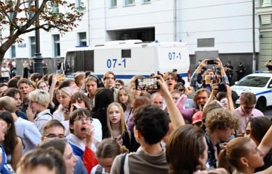 Как-то так: «Агитация незаконна»! В Петербурге задержали сторонников «Яблока» после снятия партии с выборов