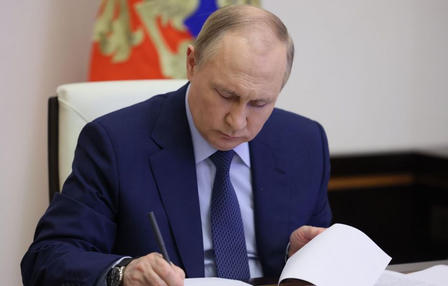 «Путин подписал жёсткий указ. Это не менее сильный сигнал, чем появление президента в военной форме»: эксперт