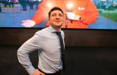 Склад «Квартала 95» сгорел в Киеве. Запад вмешивается в выборы в РФ. Суд отобрал мандат у депутата: главное к 21:00