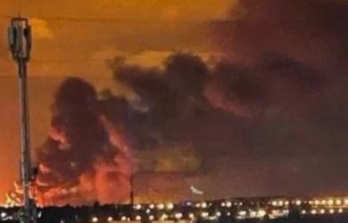 В Ярославле горит НПЗ, Ростов без света? Чиновники решают проблемы цыган? Ипотека победила зумеров: Главное к утру