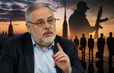 «У нас остается внутренняя свобода»: Хазин предупредил уехавших олигархов — на Западе им придется «подписать бумажечку»