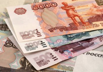 Россияне снимают рекордные объёмы наличных: 0,9 трлн рублей за два месяца — что происходит?