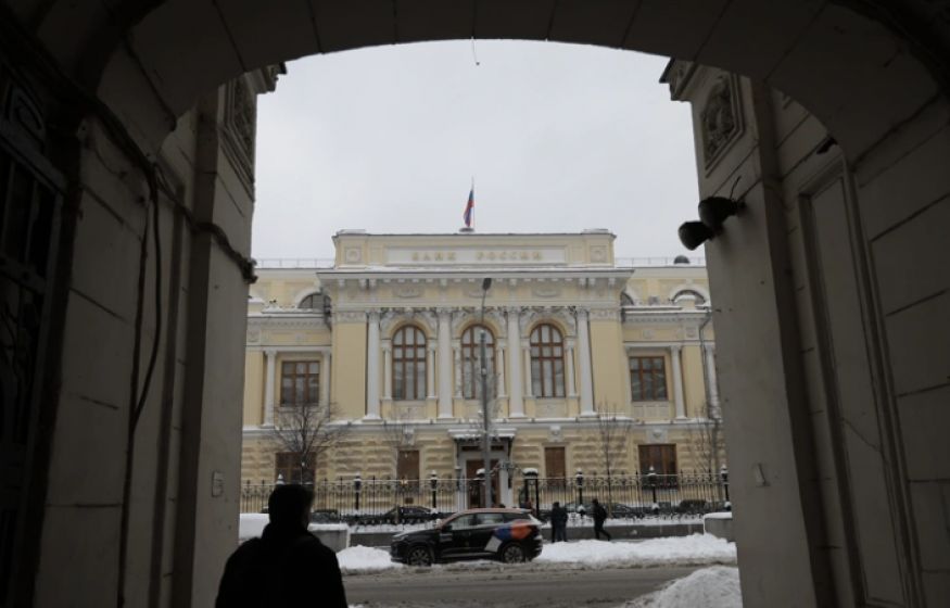 «Цены растут, население беднеет: Пора прекратить беспредел!»: в Госдуме призвали ограничить свободу Центробанка