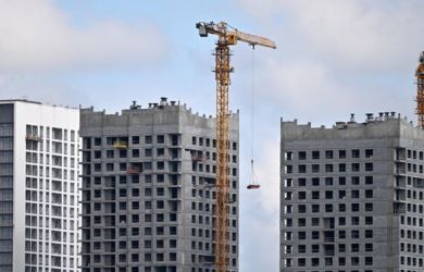 «Как царь Кащей над златом»: застройщики накопили 50 тысяч пустых квартир, но цены не снижают