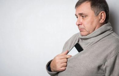 Стало известно о планах Генпрокуратуры заглянуть в телефоны без суда