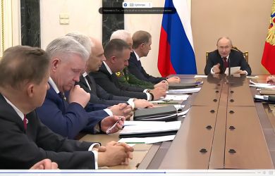 Удары по инфраструктуре: Путин поручил стабилизировать топливный рынок